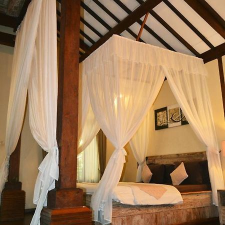 Joglo Villa Bali Penatih ภายนอก รูปภาพ
