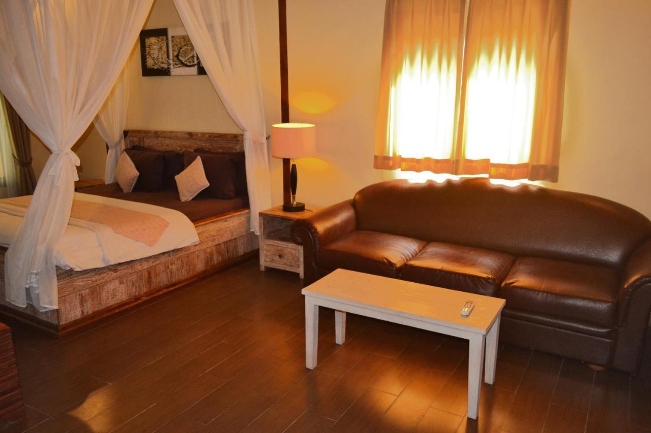 Joglo Villa Bali Penatih ภายนอก รูปภาพ