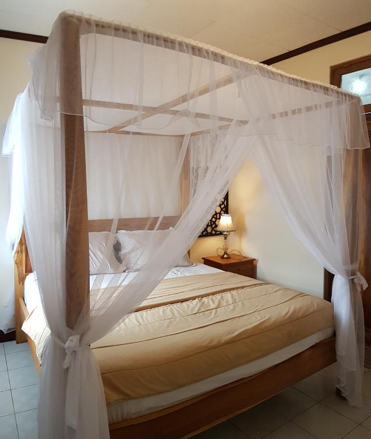 Joglo Villa Bali Penatih ภายนอก รูปภาพ